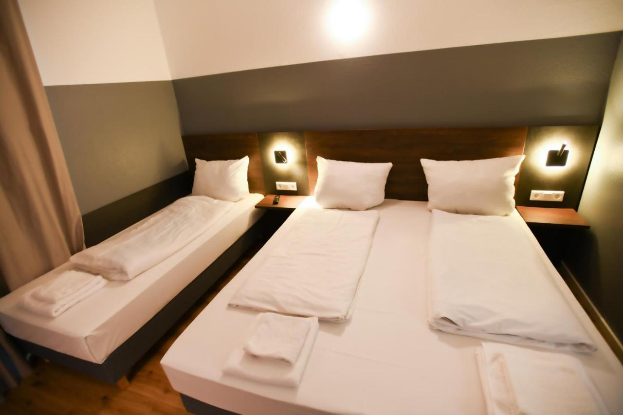 Hotel Apadana Frankfurt Frankfurt am Main Exterior photo