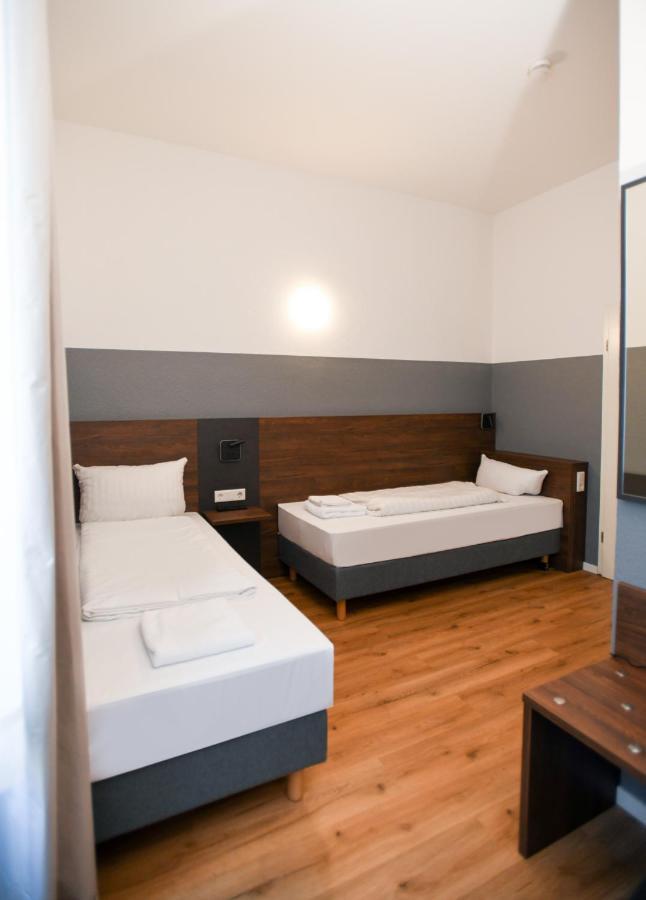 Hotel Apadana Frankfurt Frankfurt am Main Exterior photo