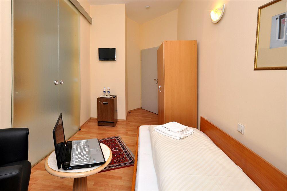 Hotel Apadana Frankfurt Frankfurt am Main Exterior photo